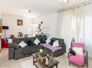 Casa · 278m² · 2 Quartos · 4 Vagas · Casa Encantadora em SP: Conforto e Ótimo Preço!