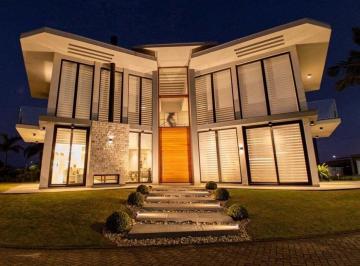 Casa · 590m² · 5 Quartos · 4 Vagas · Casa à venda no bairro Itapeva - Torres/RS