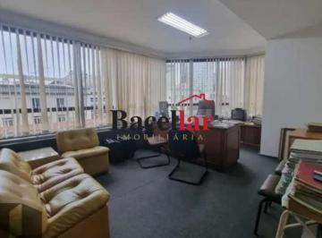 Comercial · 135m² · Sala :  / Comercial / Centro