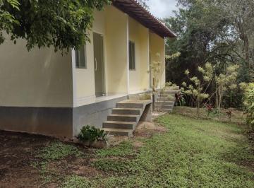 Casa de 2 quartos, Saquarema · Bacaxá. Duas casas geminadas de quarto sala cozinha e banheiro ter:750m2