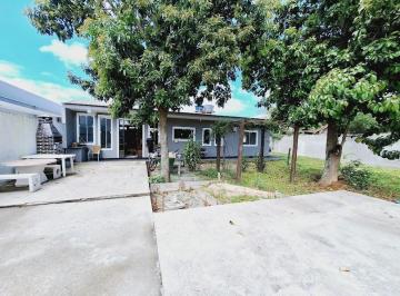 202511021537242087.jpg · Casa para Venda em Florianópolis, Rio Vermelho, 3 dormitórios, 1 suíte, 3 banheiros, 4 vagas