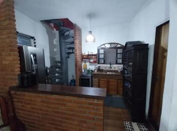 Casa de 2 quartos, Carapicuíba · CASA DE TRÊS ANDARES A VENDA