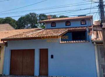 Casa · 167m² · 4 Quartos · 3 Vagas · Casa à Venda - 4 quartos, 1 suíte, 200m² + Piscina - Jardim das flores