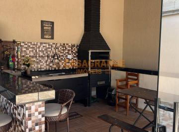 Casa · 165m² · 2 Quartos · 2 Vagas · Casa à Venda e Locação na Terras de Sta Helena - 2 suítes - Jacareí/SP