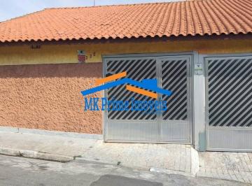 Casa · 245m² · 3 Quartos · 3 Vagas · Casa com 3 quartos sendo 1 suíte e três vagas de garagem.