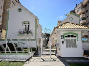 Casa de 2 quartos, Curitiba · Sobrado Triplex Semi Mobiliado em condomínio fechado no Cristo Rei em Curitiba.