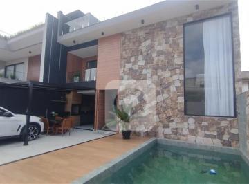 Casa · 550m² · 4 Quartos · 2 Vagas · Casa tríplex Porteira fechada 4 Suítes e Closet armários planejados Piscina a venda