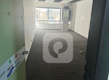 Comercial · 37m² · Sala Comercial de 37m² no Coração do Centro do Rio de Janeiro – Oportunidade Única!