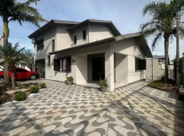 Casa · 160m² · 3 Quartos · 2 Vagas · Sobrado Mobiliado Próximo do Fórum de Tramandaí