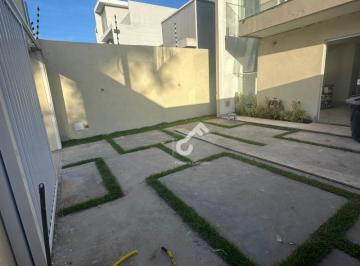Foto-0 · PITANGUEIRAS, Lauro de Freitas. Duplex com 3 suítes superiores, em rua pública. 150m² de área total.