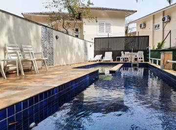 Casa de 4 quartos, São Sebastião ·  casa venda condomínio fechado 150 metros do mar 