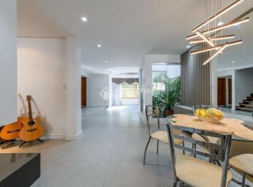 755252_iz1m5o_75525268f1af02e7617.jpg · Casa com 4 dormitórios (2 suítes), no bairro Chácara das Pedras, Porto Alegre.