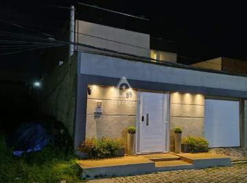 Casa · 210m² · 3 Quartos · 4 Vagas · Linda casa 3 quartos em Vargem Grande.