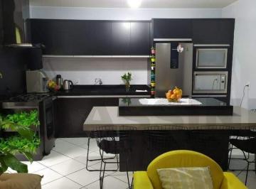 Casa · 133m² · 4 Quartos · 2 Vagas · Casa com 4 quartos e 2 vagas de garagem, no bairro Santa Terezinha