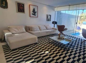Casa · 385m² · 4 Quartos · 2 Vagas · Casa com 04 quartos(2 suítes) em Nova Lima