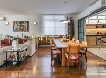 Apartamento · 270m² · 3 Quartos · 2 Vagas · Apartamento Reformado e Mobiliado com 270 m² 3 quartos sendo 2 suítes e 2 vagas