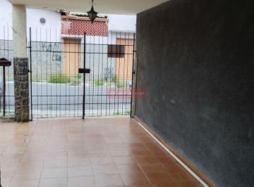 Casa · 50m² · 1 Quarto · 1 Vaga · Ampla casa de fundos em rua tranquila na Chácara Santo Antônio