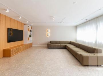 Apartamento · 166m² · 4 Quartos · 2 Vagas · Apartamento totalmente reformado, nas nuvens, vista livre, ensolarado e arejado em prédio com lazer!