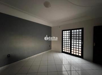 Casa · 275m² · 3 Quartos · 3 Vagas · Casa residencial com 3 quartos disponível para venda no bairro Alto Umuarama em Uberlândia - MG.