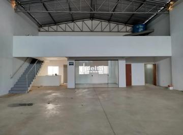 Comercial · 468m² · 3 Vagas · Galpão para venda no bairro Marta Helena em Uberlândia/MG