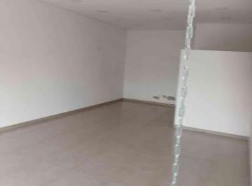 Comercial · 71m² · 2 Vagas · Salão em Jardim Itamarati, Poá/SP de 71m² para locação R$ 2.700,00/mes