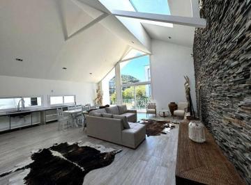 Casa · 321m² · 6 Quartos · 8 Vagas · Casa em Alto, Teresópolis/RJ de 321m² 6 quartos à venda por R$ 4.800.000,00