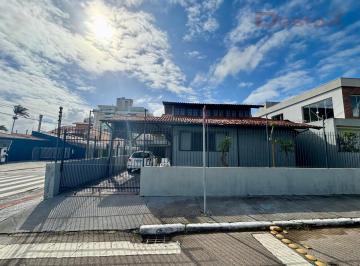 Casa · 200m² · 4 Quartos · 4 Vagas · Casa no Balneário Estreito - Florianópolis