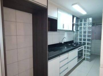 a36c6256b34a0372cc4b651f60f2e3325148341d · Apartamento térreo DESOCUPADO com 2 vagas de garagem no Cabral