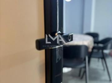 Apartamento de 3 quartos, Itapema · AMPLO APARTAMENTO MOBILIADO NO CORAÇÃO DA MEIA PRAIA! 