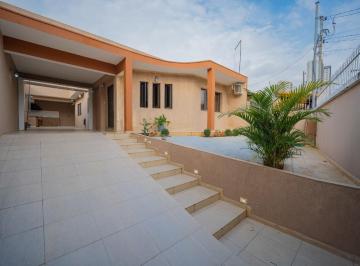 83542c52-b16b-4923-a58f-e335360c216a.jpeg · Casa para venda em Centro com 4 quartos, sendo 1 suíte, 188m²