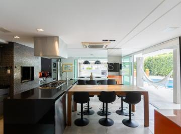 1 · Casa de condomínio com 556 m², 5 quartos sendo 3 suítes à venda no bairro Campo Comprido.