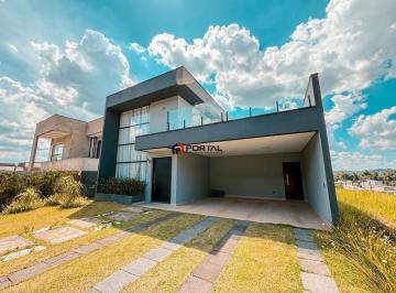 Casa · 240m² · 3 Quartos · 4 Vagas · Linda Casa em Condomínio no Reserva Santa Paula.