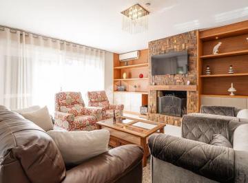 719131_i68a2_71913169036792b44e5.jpg · Casa a venda junto ao Lago Negro com 4 dormitórios