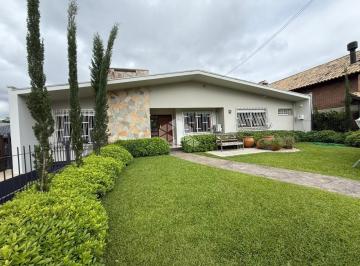 719813_if1d32Nv2v1gN_719813690a37adecdf3.jpg · Casa no Centro com 4 dormitórios e amplo quintal com piscina