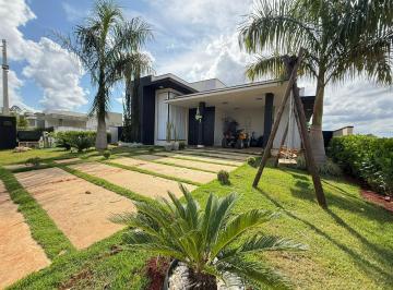 Casa de 3 quartos, Porangaba · Casa mobiliada com piscina aquecida Ninho Verde I Porangaba