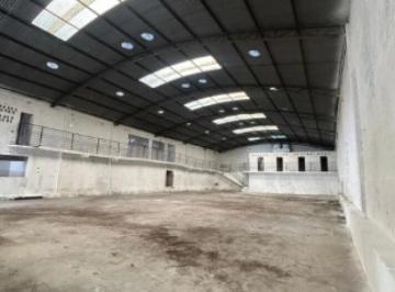 Comercial · 700m² · Galpão Comercial 700m² - Centro de Poá/SP Pé-direito 8m