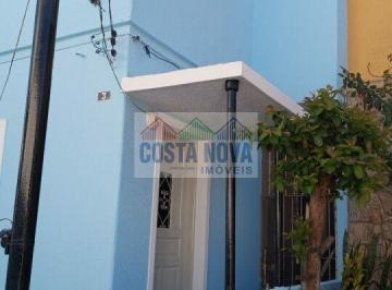 Casa · 48m² · 3 Quartos · 1 Vaga · "Estrutura sólida e muito espaço: seu novo lar com potencial de valorização!