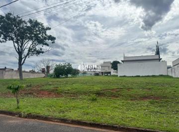 Terreno · 360m² · Terreno disponível para venda no bairro Laranjeiras em Uberlândia - MG.