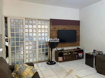 Casa · 250m² · 3 Quartos · 2 Vagas · Casa residencial com 3 quartos sendo 1 suítes disponível para venda no bairro Morumbi em Uberlândia