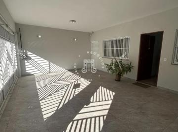 Casa · 200m² · 2 Quartos · 2 Vagas · Casa Padrão em Jundiaí
