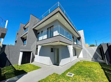 Casa · 144m² · 3 Quartos · 3 Vagas · Triplex Alto Padrão
