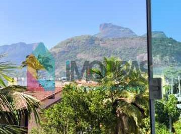Casa · 135m² · 3 Quartos · Casa triplex na Barra da Tijuca