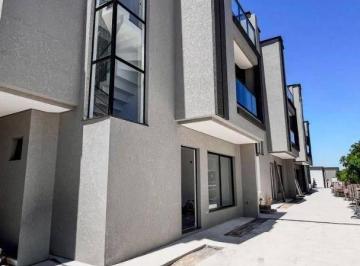 ca3a9e83af682b065cc53b904ee53acec40a45de · Sobrado em condomínio3 dormitórios com Terraço à venda- Capão Raso - Curitiba/PR