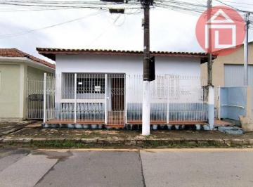 895f1a6f2d528e2f22446efa7a49d530715aee35 · Casa com 3 dormitórios para alugar, 150 m² por R$ 2.500,00/mês - Santa Luzia - Bragança Paulista/SP