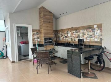 Casa de 4 quartos, São José dos Campos · CASA NO URBANOVA COM 3 SUÍTES!! R$1.600.000,00