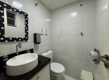 Comercial · 120m² · Casa Comercial para Venda e Locação em região Central.