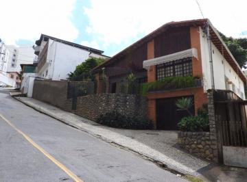 Casa · 267m² · 4 Quartos · 4 Vagas · Casa com 4 quartos à venda, 267 m² por R$ 3.000.000,00 - São Mateus - Juiz de Fora/MG
