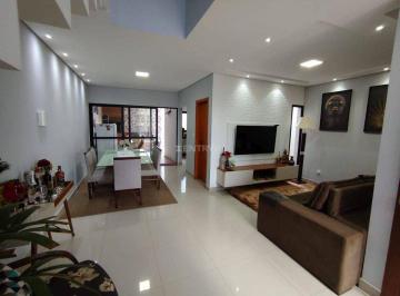 Casa · 144m² · 3 Quartos · 3 Vagas · Casa a Venda, 3 Dormitórios, sendo 1 suíte, rico em planejados, excelente localização.