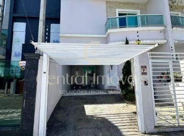 Casa · 132m² · 3 Quartos · 1 Vaga · Sobrado a Venda em Itajai - Dom Bosco