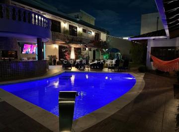 Casa de 6 quartos, Curitiba · Oportunidade Casa Mobiliada com Piscina Espaço Gourmet Av. Presidente Kennedy